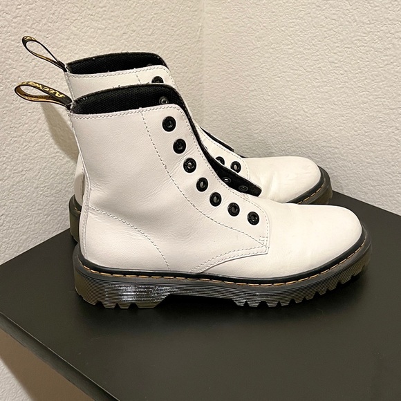 White Dr. Martens, size 7 - Picture 1 of 5